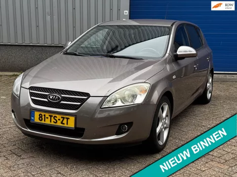 Kia Cee'd 1.4 X-ecutive airco rijdt perfect
